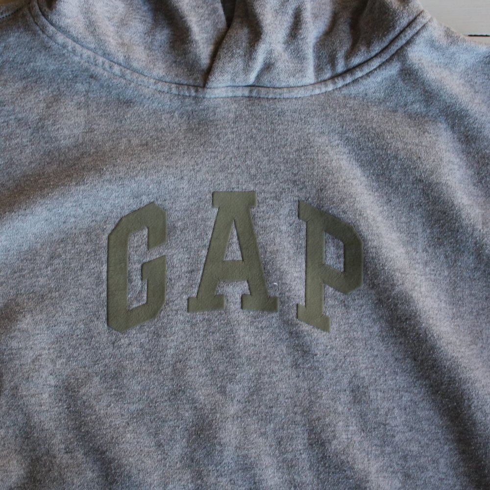 Monochromatic Grey GAP Logo Hoodie, Boys Size XXL (18)